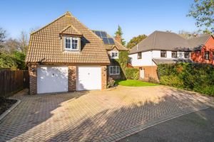 External/Garages- click for photo gallery